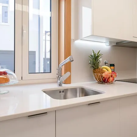 Host Wise - Elegant In The Heart Of Holiday home *