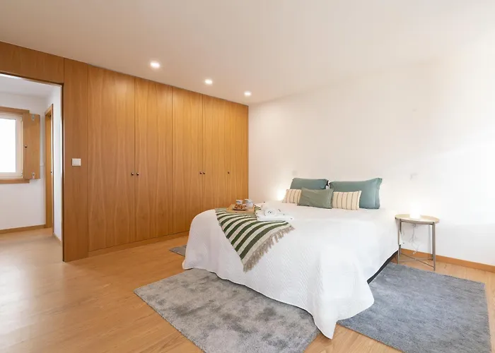 Host Wise - Elegant In The Heart Of Oporto